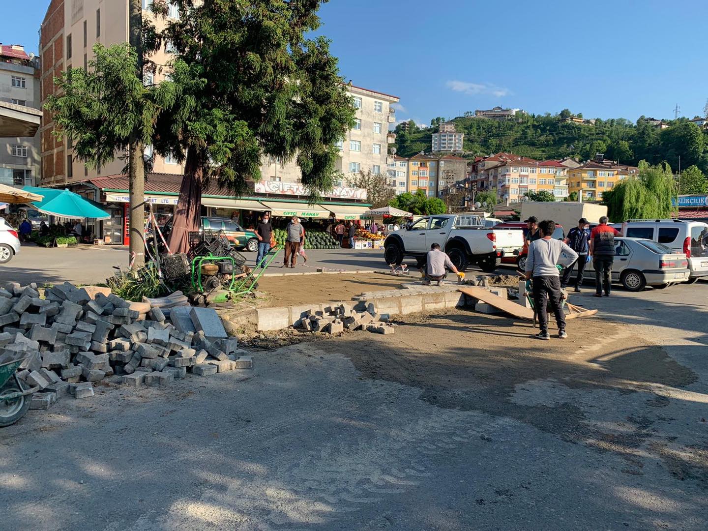 HER GÜN SAHALARDAYIZ