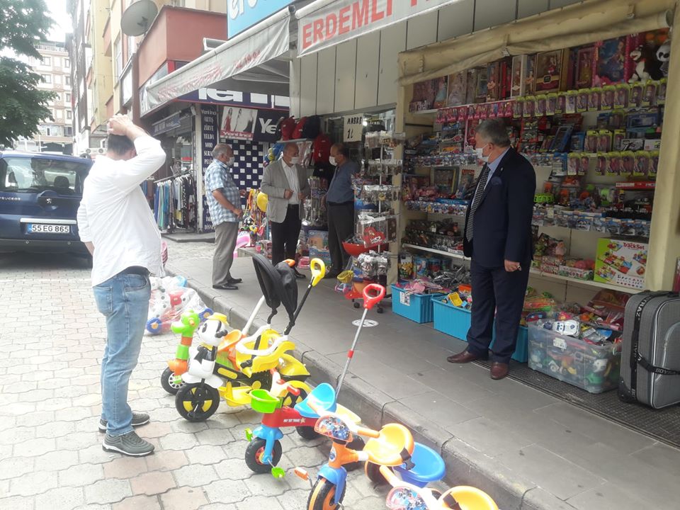 BAŞKANIMIZ AÇILIŞ SONRASI ESNAFI ZİYARET ETTİ