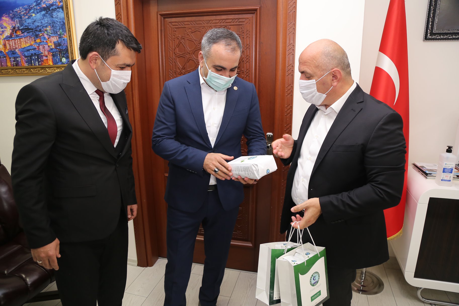 MHP HATAY MİLLETVEKİLİ LÜTFİ KAŞIKÇI ve MYK ÜYESİ RECEP BAKIRCI’DAN ZİYARET