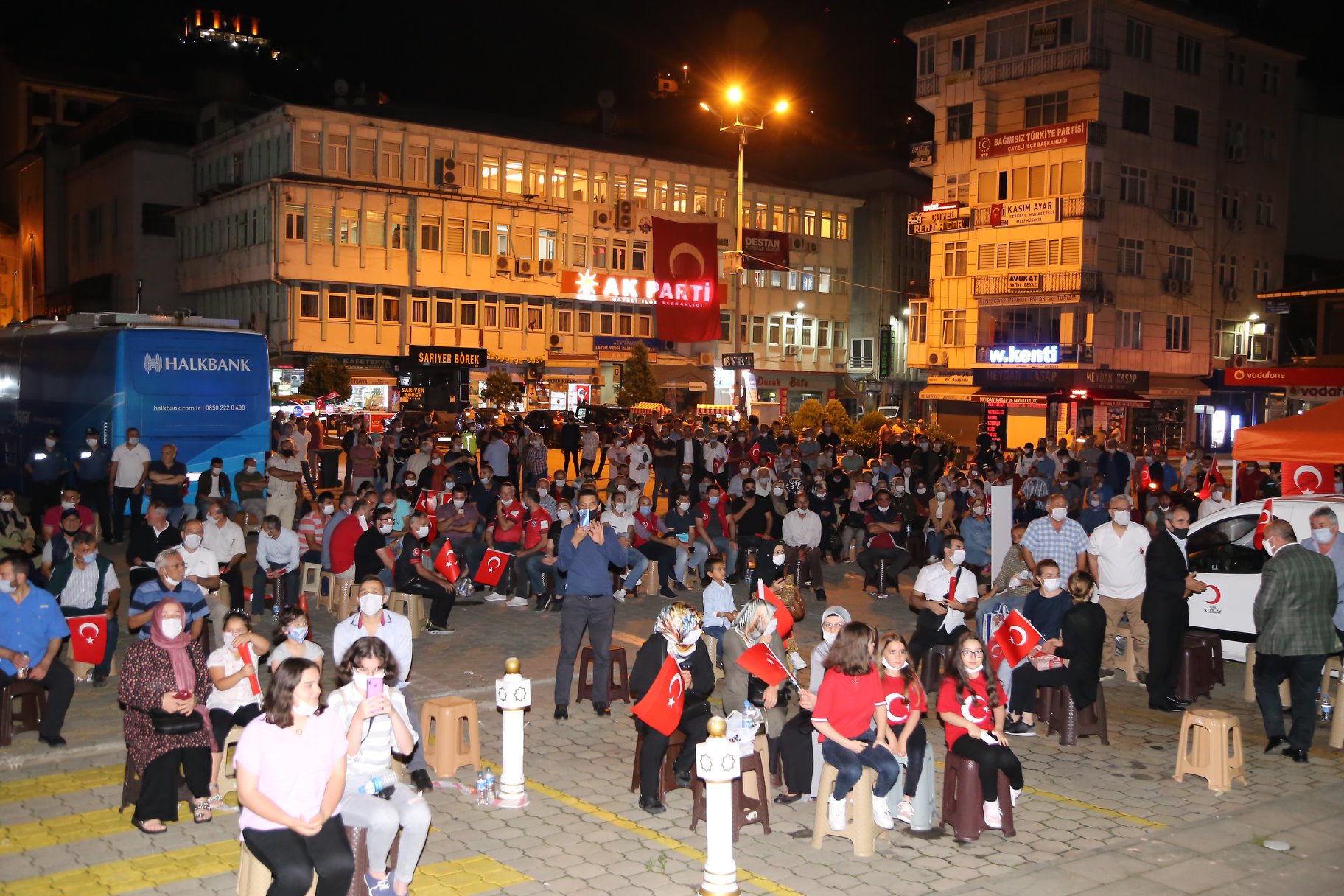 15 TEMMUZ’UN 4.YILINDA İLÇEMİZDE ANMA TÖRENİ DÜZENLENDİ