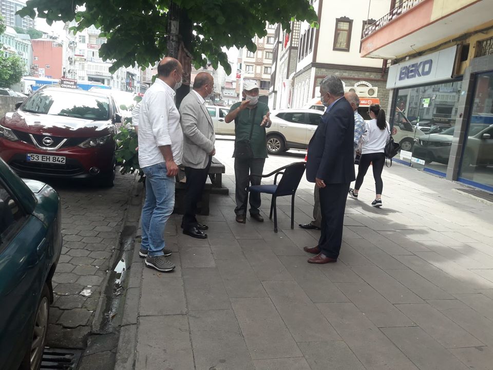BAŞKANIMIZ AÇILIŞ SONRASI ESNAFI ZİYARET ETTİ
