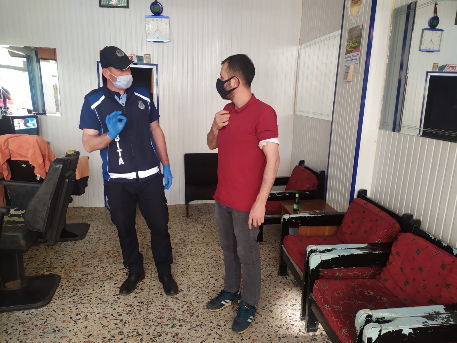  YENİ ÖNLEMLERİ ESNAFA TEBLİĞ EDİYOR