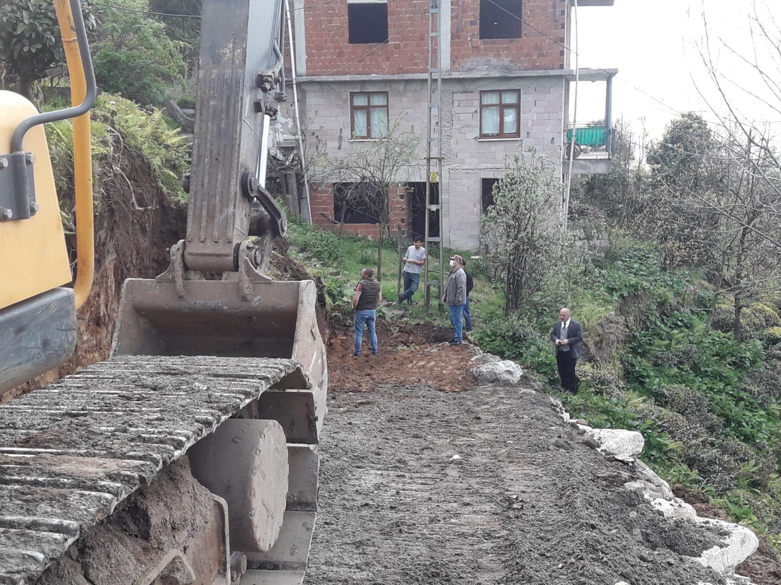 YENİ YOL YAPIM ÇALIŞMALARIMIZ DEVAM EDİYOR