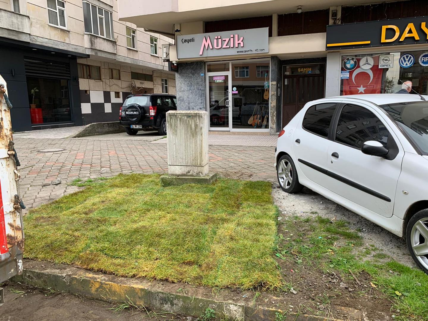 ÇEVRE DÜZENLEME ÇALIŞMALARIMIZA DEVAM EDİYORUZ