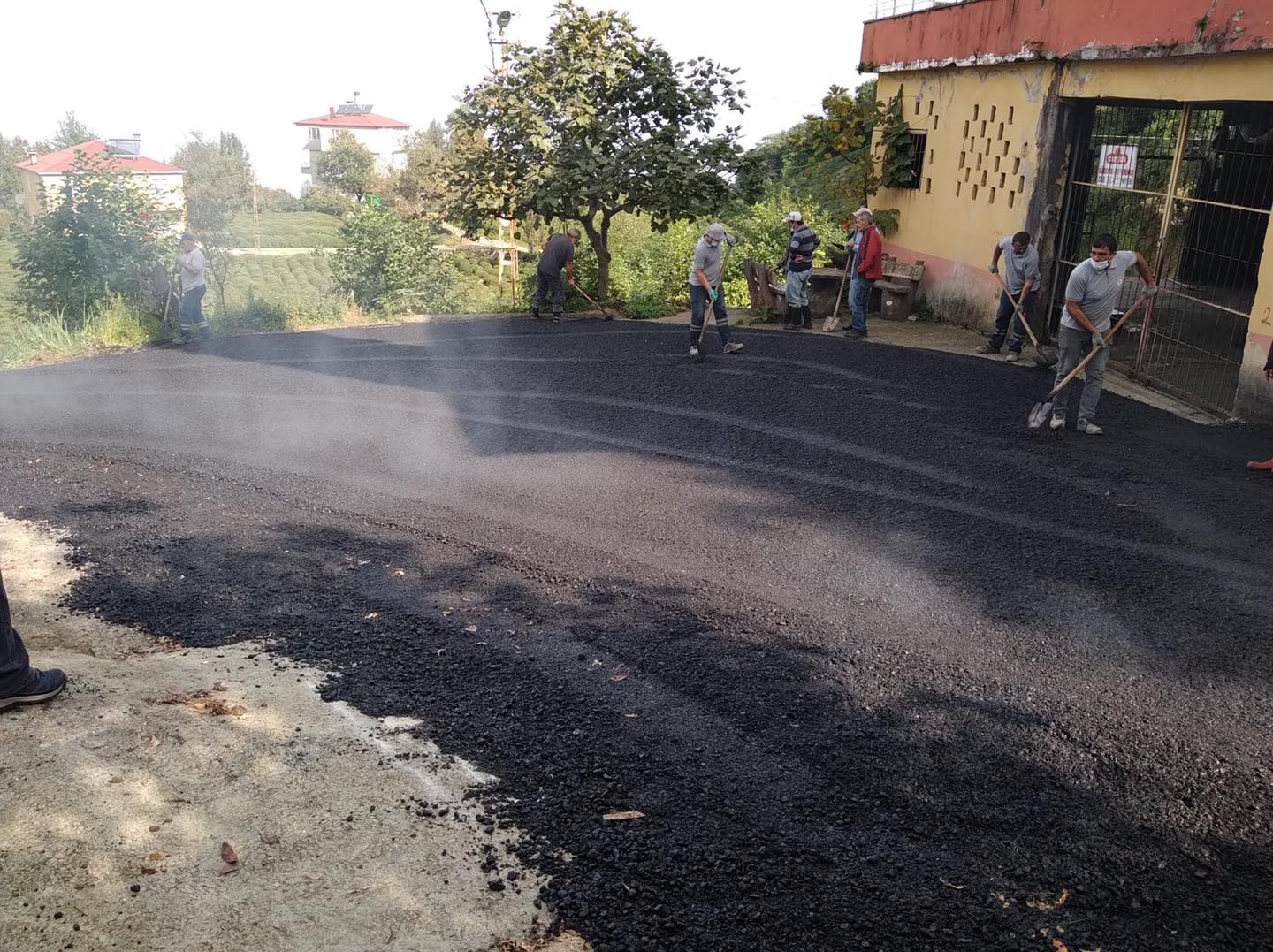 LİMANKÖY MAHALLEMİZİN ANA YOLU ASFALTLANMAYA BAŞLANDI