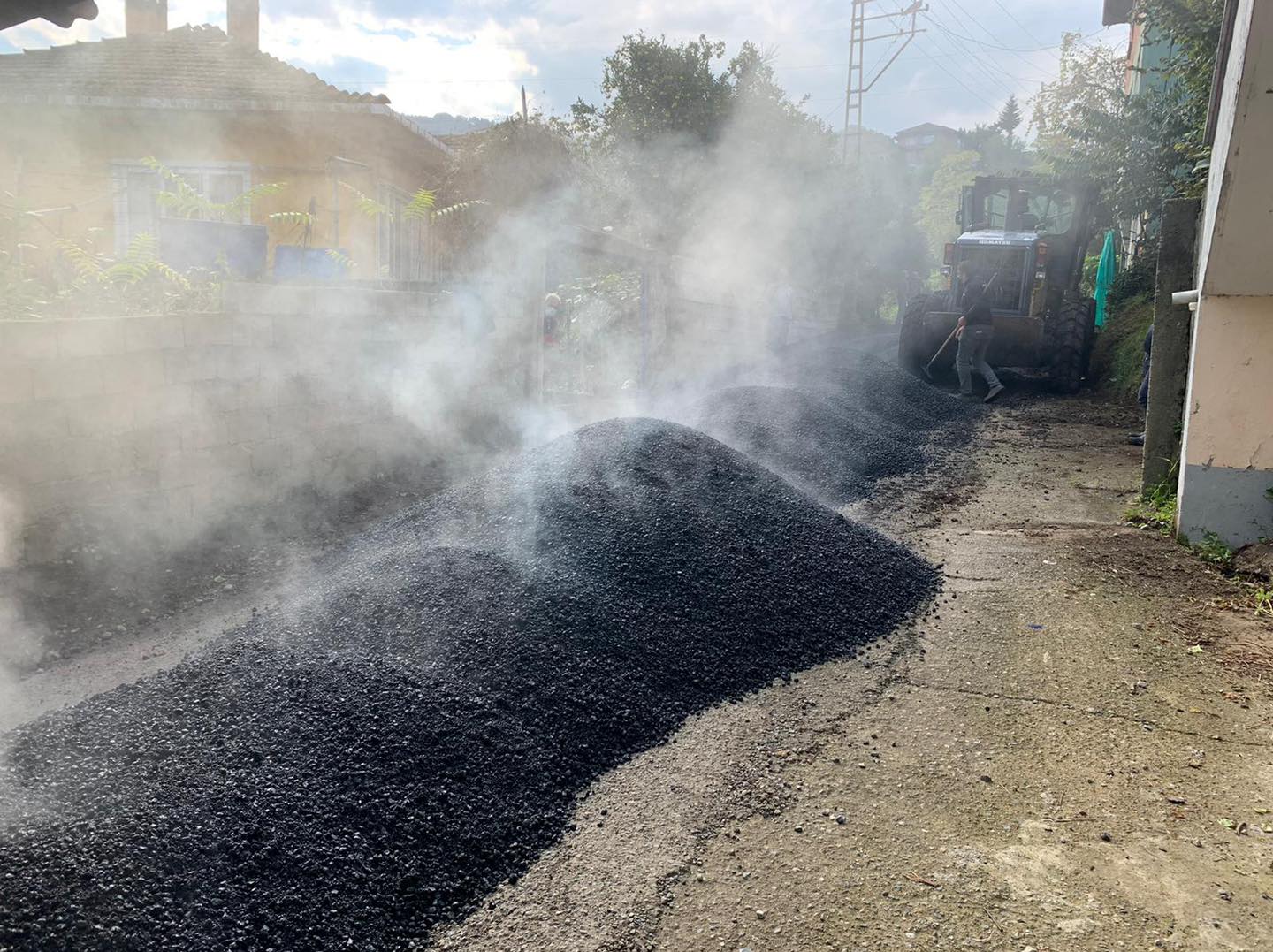 LİMANKÖY MAHALLEMİZİN ANA YOLU ASFALTLANMAYA BAŞLANDI