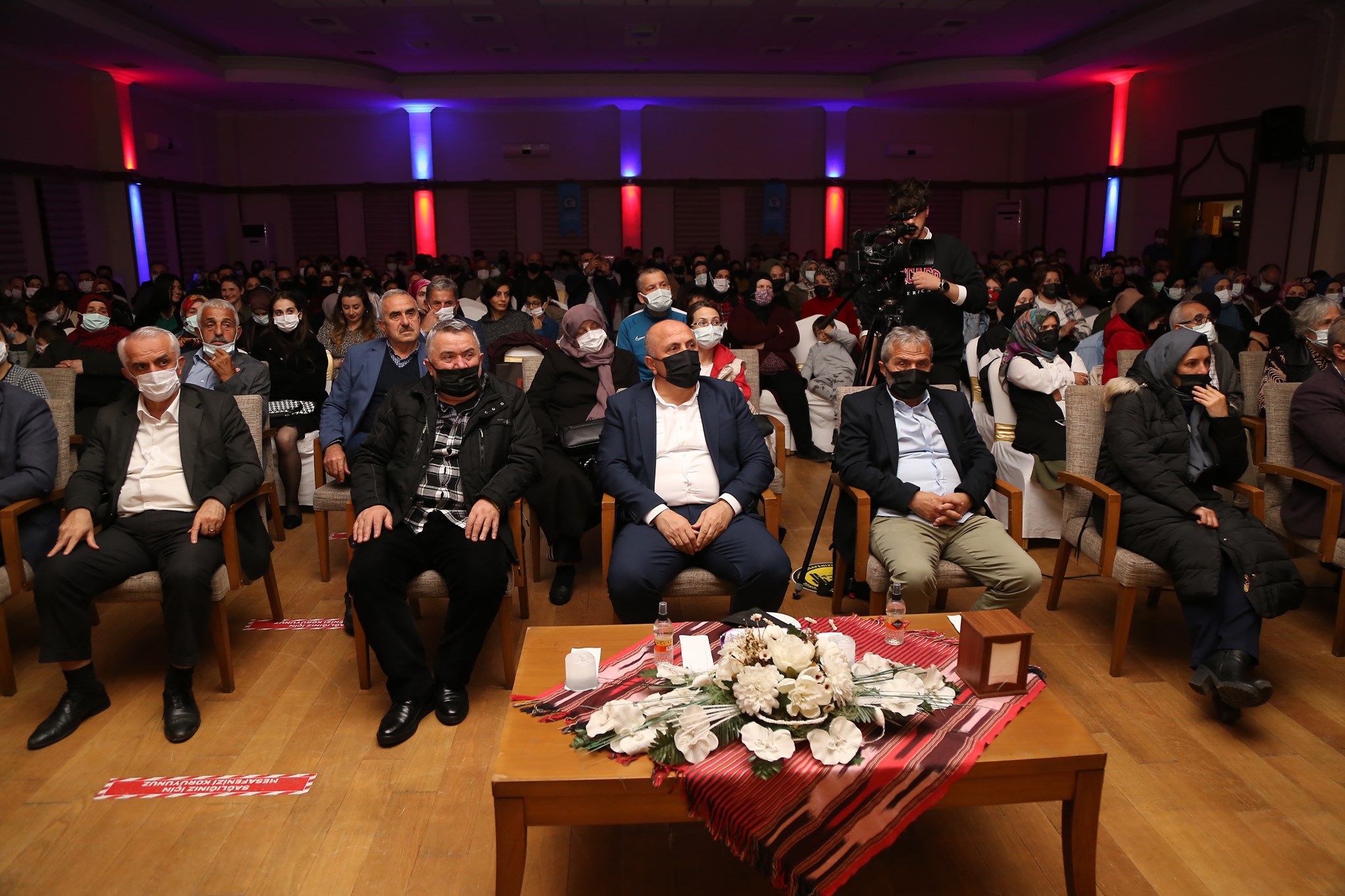 KOROMUZ İZLEYENLERE MUHTEŞEM BİR AKŞAM YAŞATTI