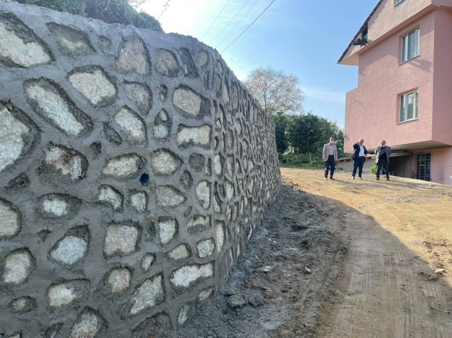 TAŞ DUVAR YAPIM ÇALIŞMALARIMIZ DEVAM EDİYOR