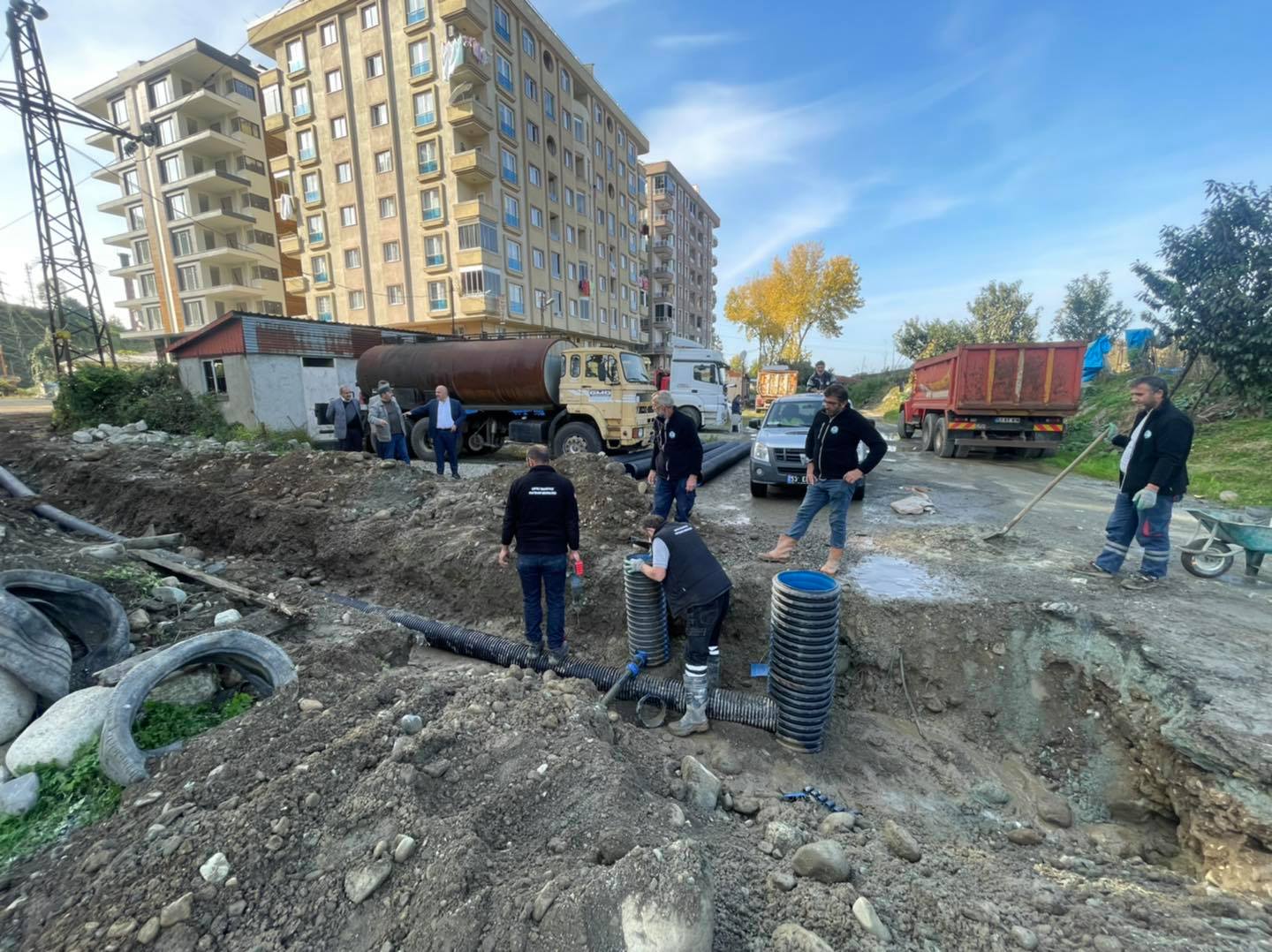 YAKA MAHALLESİNDE ÇEVRE DÜZENLEMESİNE BAŞLADIK