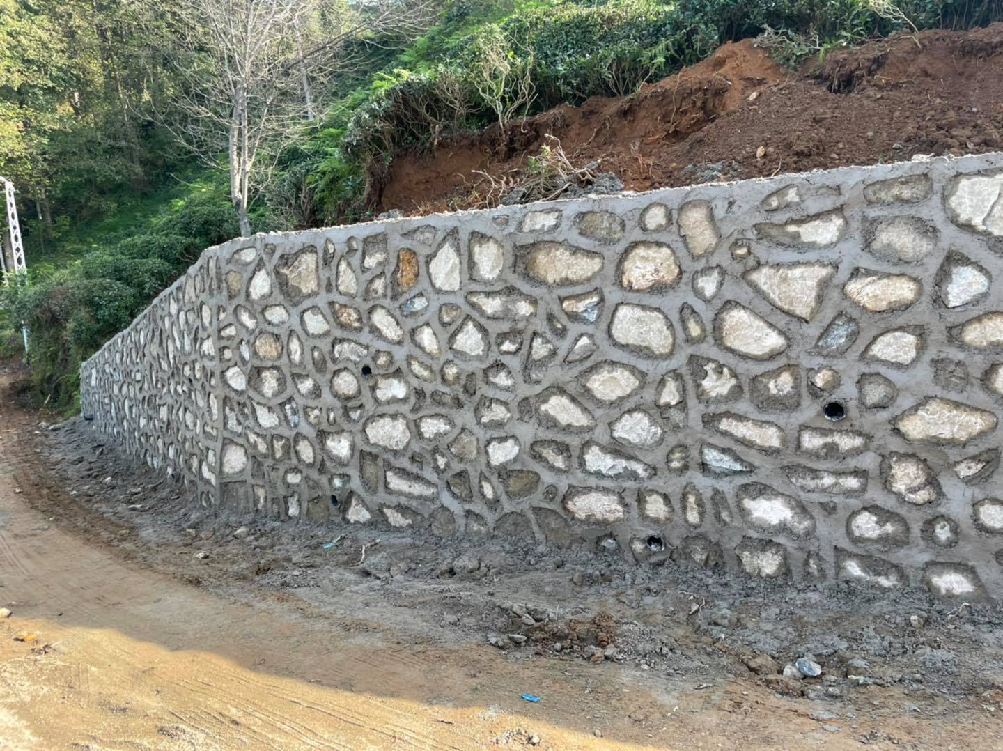 TAŞ DUVAR YAPIM ÇALIŞMALARIMIZ DEVAM EDİYOR