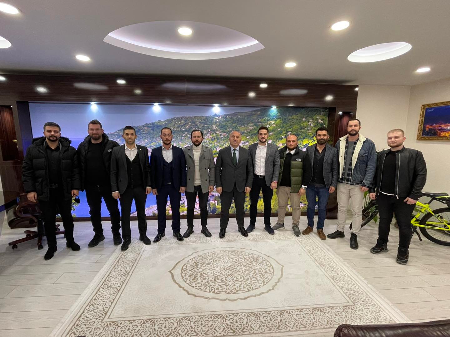 ÇAYELİ GENÇ İŞADAMLARINDAN BAŞKANA ZİYARET