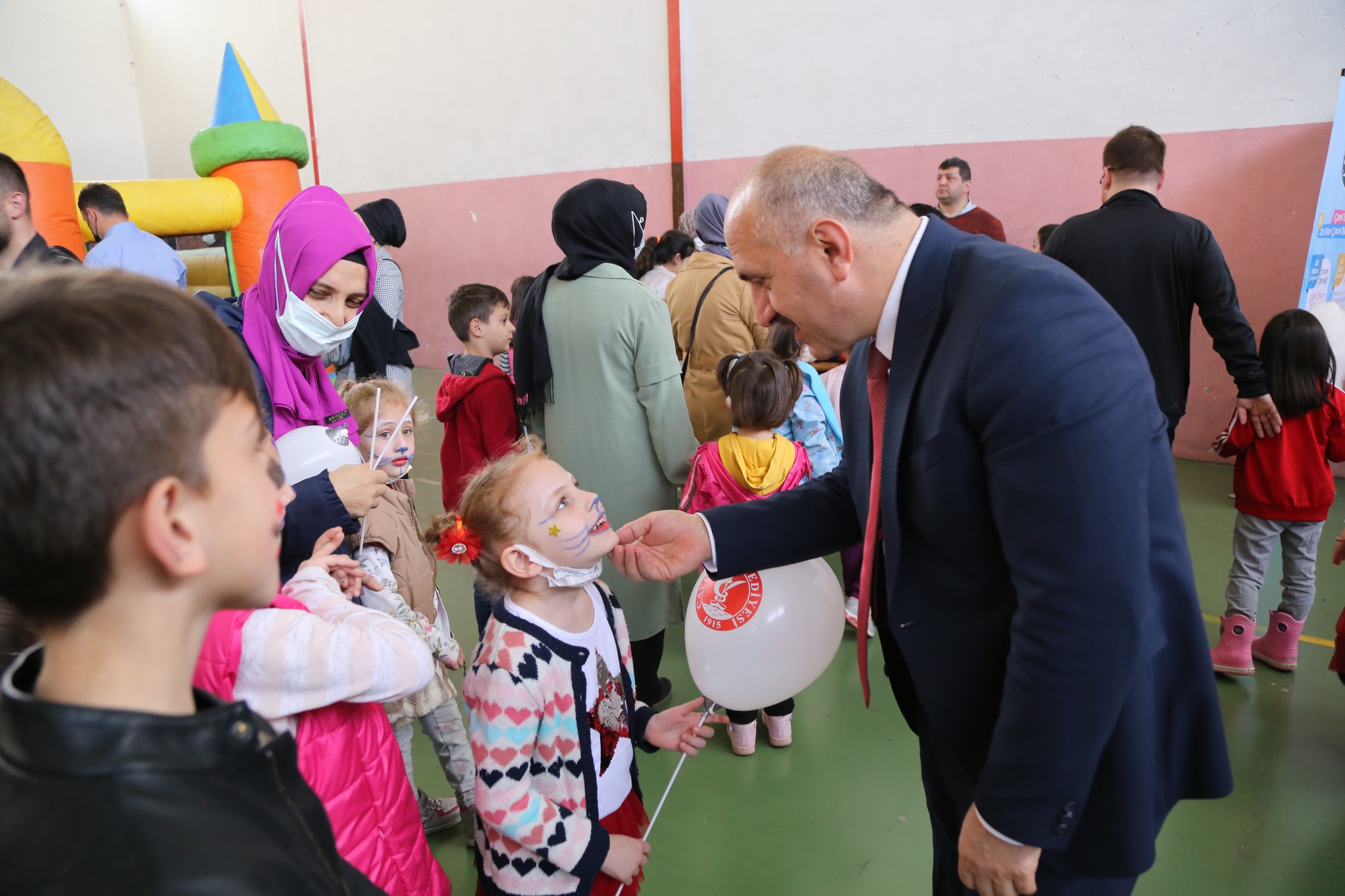 23 NİSAN ÇOCUK ŞENLİĞİMİZDE ÇOCUKLAR DOYASIYA EĞLENDİLER 