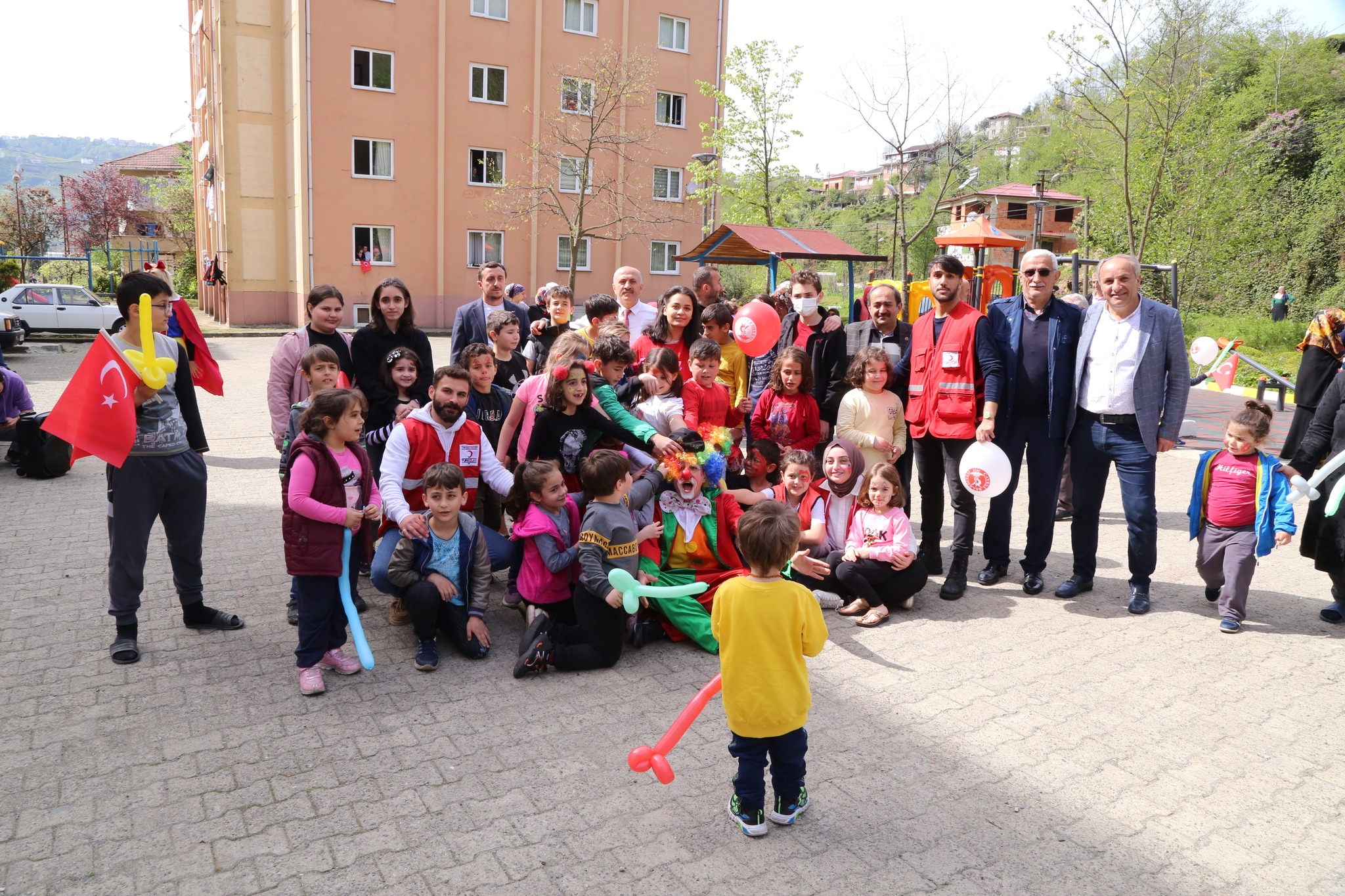 İYİ Kİ VARSIN EREN PARKININ AÇILIŞINI ÇOCUKLARIMIZLA BİRLİKTE GERÇEKLEŞTİRDİK