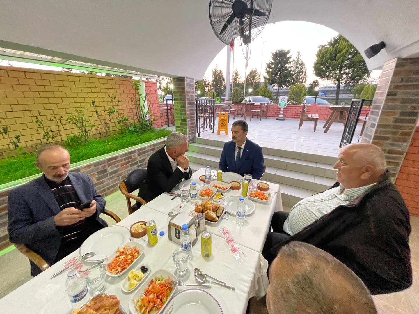 MUHTARLARIMIZ VE MECLİS ÜYELERİMİZLE BİRLİKTE ORUCUMUZU AÇTIK