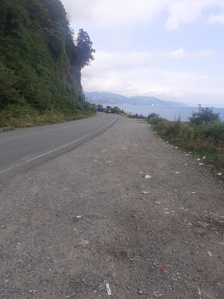 KEMER SAHİLİNDE TEMİZLİK YAPILDI