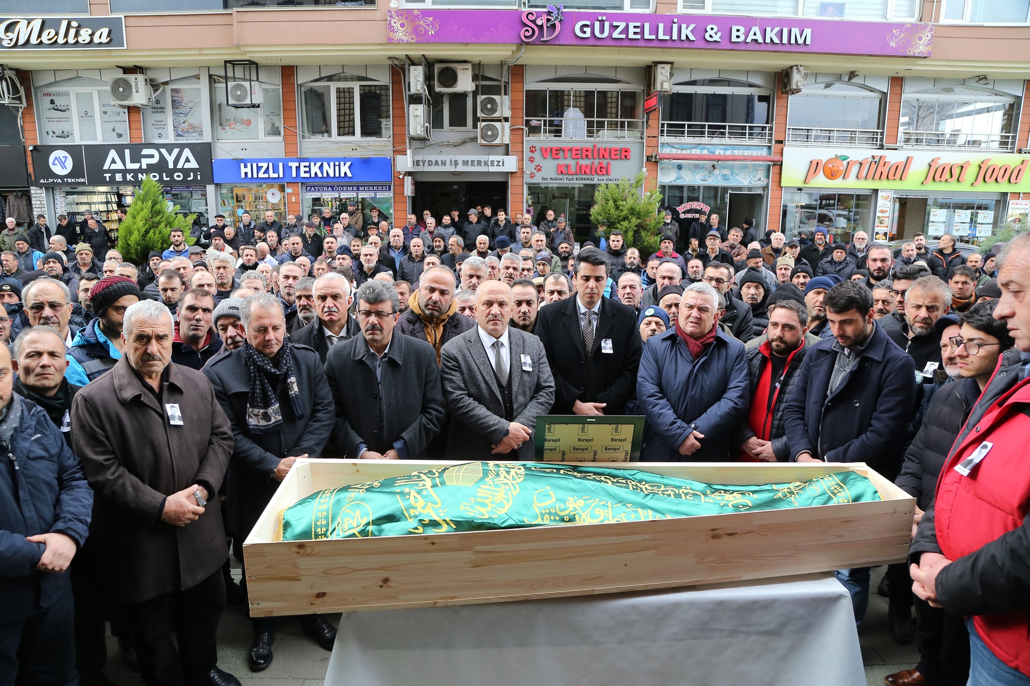 PERSONELİMİZ MEHMET SARI’YI GÖZ YAŞLARI ARASINDA SON YOLCULUĞUNA UĞURLADIK