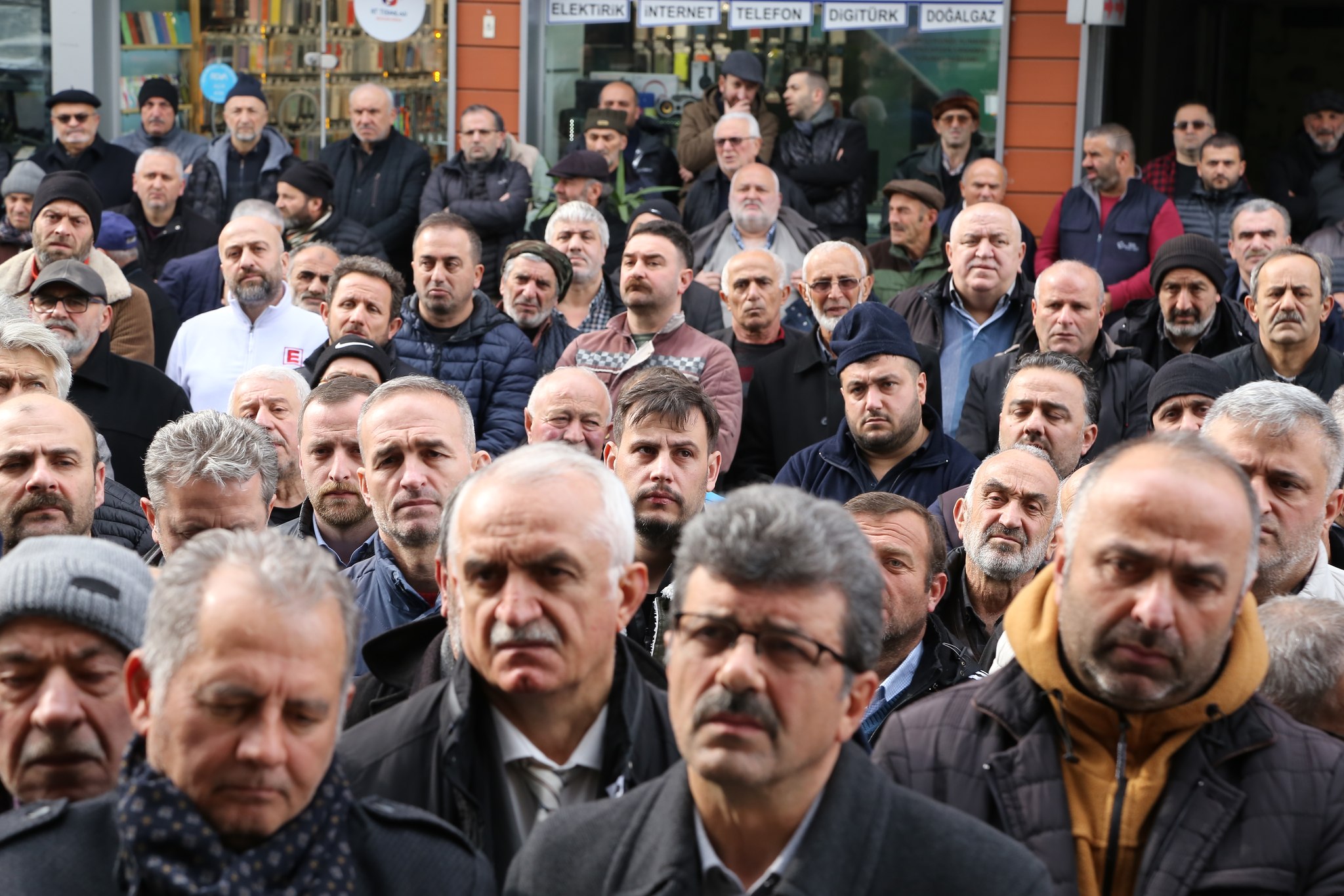 PERSONELİMİZ MEHMET SARI’YI GÖZ YAŞLARI ARASINDA SON YOLCULUĞUNA UĞURLADIK