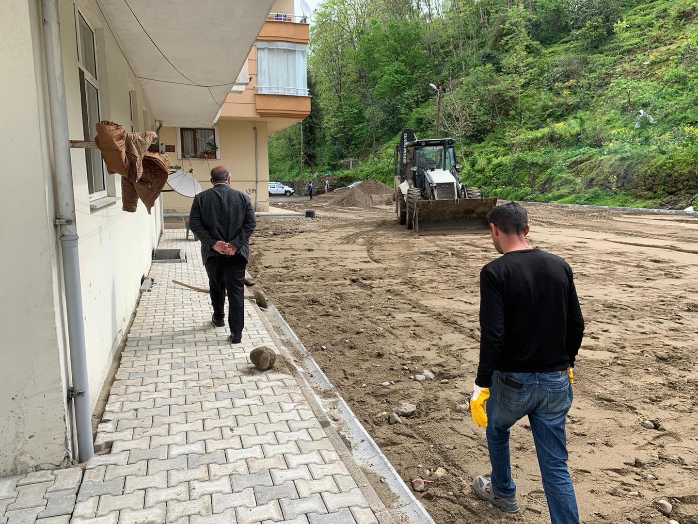 ÇEVRE DÜZENLEME ÇALIŞMALARIMIZA DEVAM EDİYORUZ