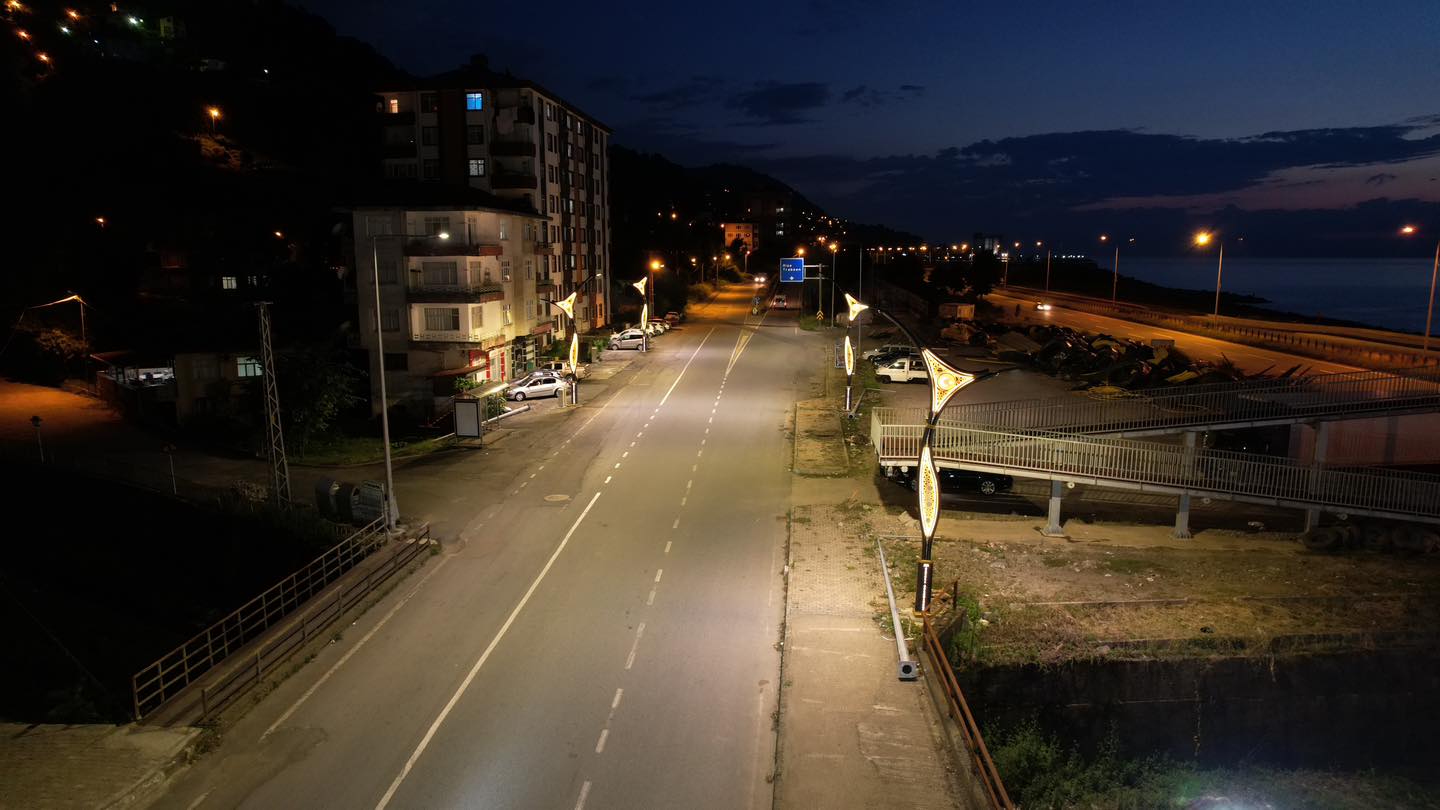 DEKORATİF DİREKLERİMİZİN MONTAJINA BAŞLADIK