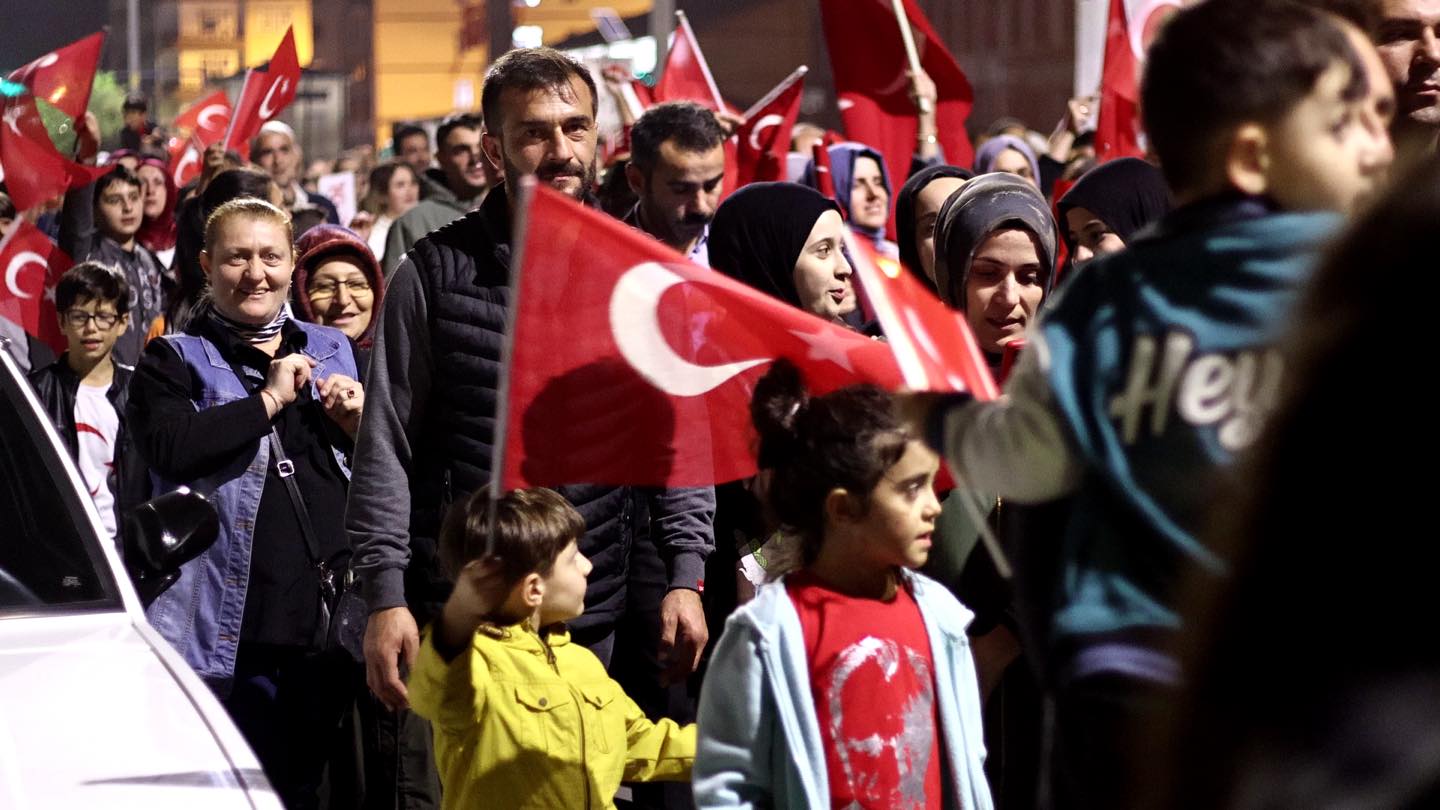 FENER ALAYI GEÇİŞİ ÇOŞKUYLA GERÇEKLEŞTİRİLDİ
