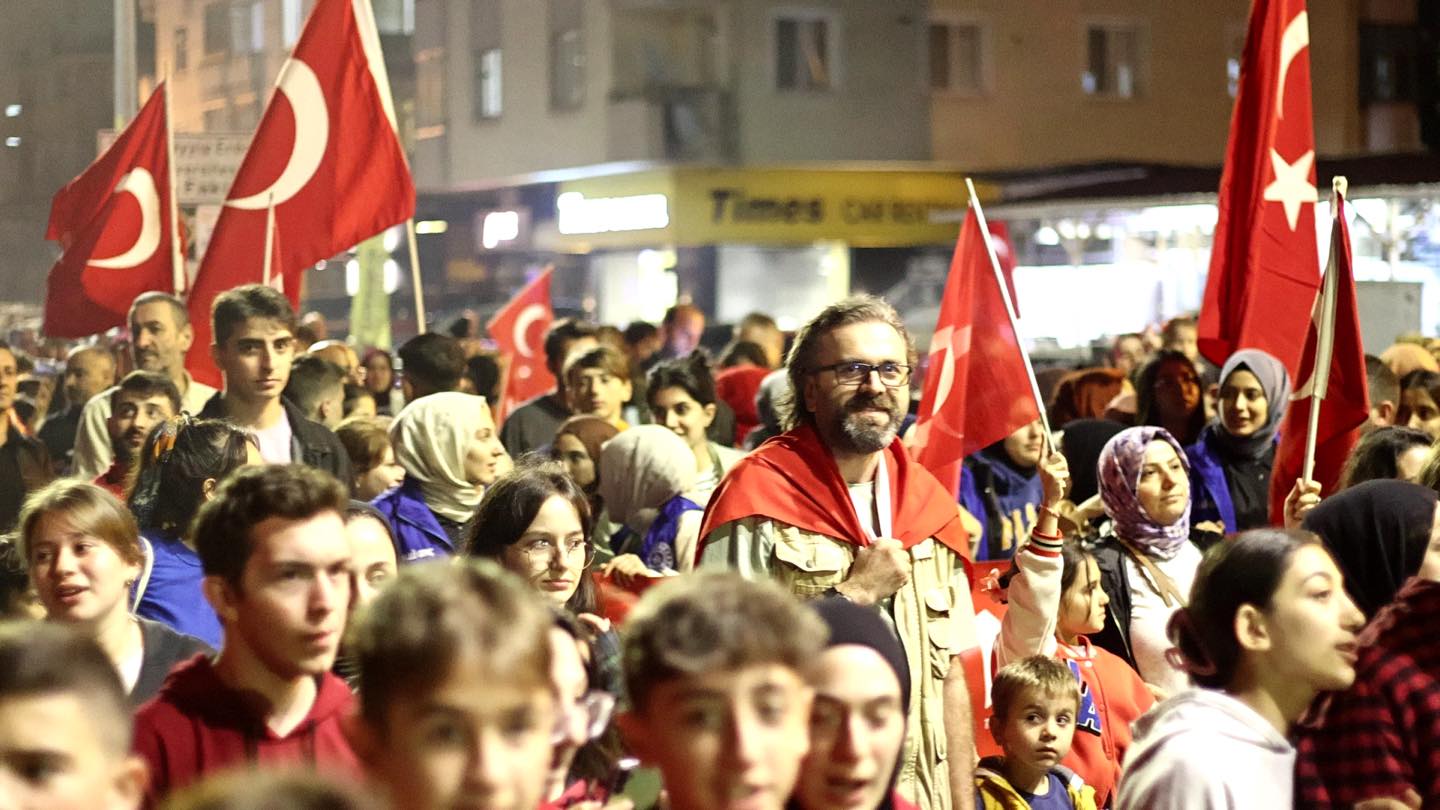 FENER ALAYI GEÇİŞİ ÇOŞKUYLA GERÇEKLEŞTİRİLDİ