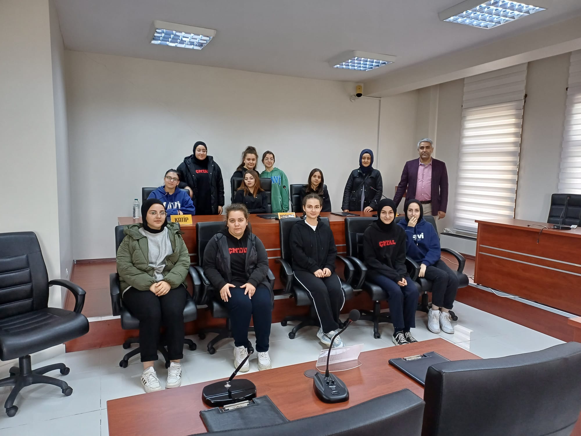 ÖĞRENCİLERDEN BELEDİYEMİZE ZİYARET