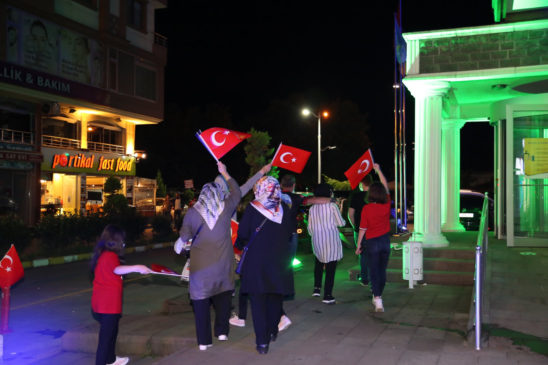 15 TEMMUZ’UN 4.YILINDA İLÇEMİZDE ANMA TÖRENİ DÜZENLENDİ