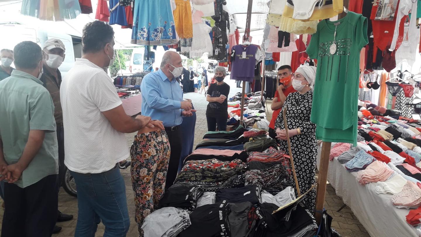 SEL FELAKETİNİN ARDINDAN KURULAN ELBİSE PAZARINA ZİYARET