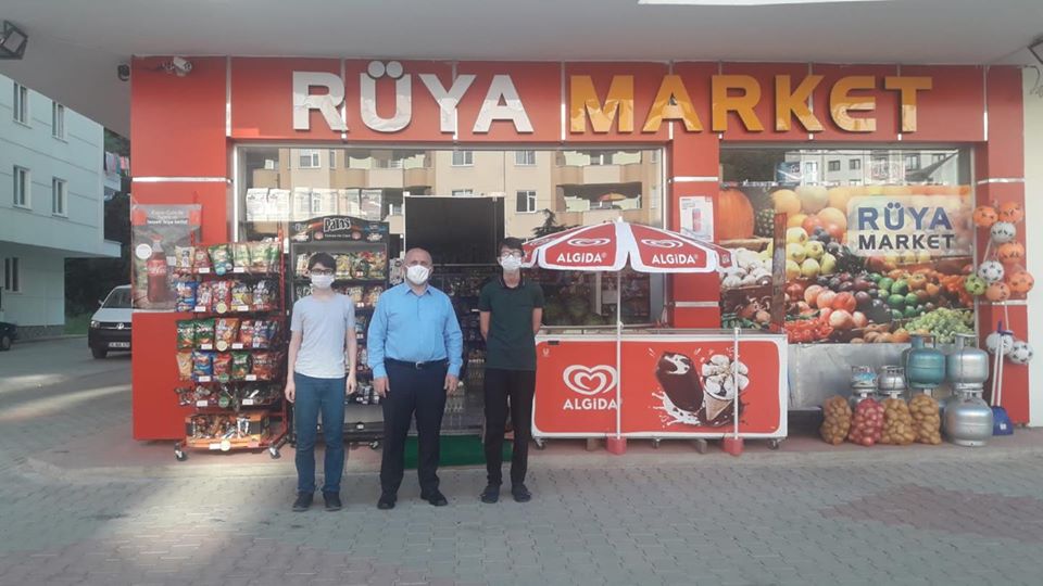 SEL FELAKETİNİN ARDINDAN KURULAN ELBİSE PAZARINA ZİYARET