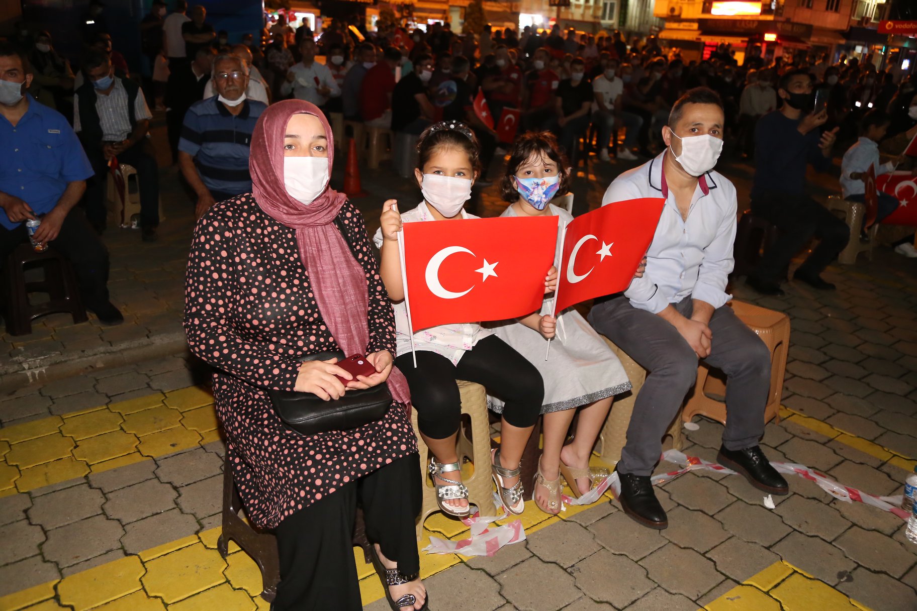 15 TEMMUZ’UN 4.YILINDA İLÇEMİZDE ANMA TÖRENİ DÜZENLENDİ