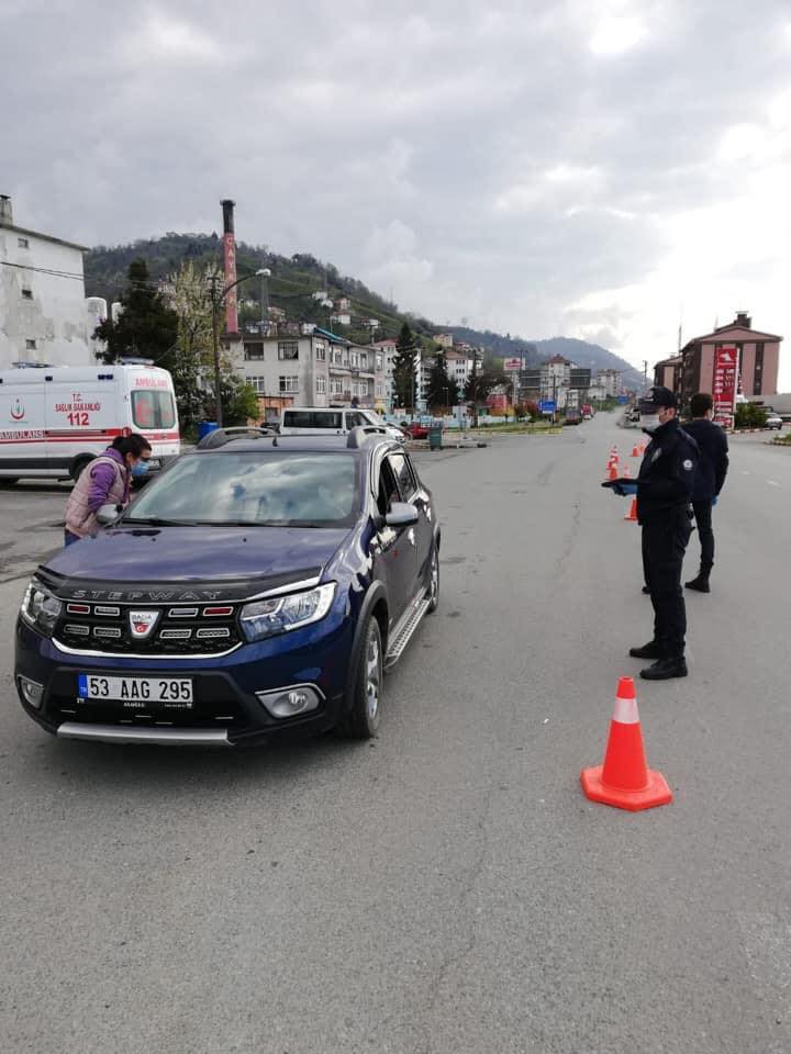İLÇEMİZE YAPILAN GİRİŞ ÇIKIŞLAR KONTROL EDİLİYOR
