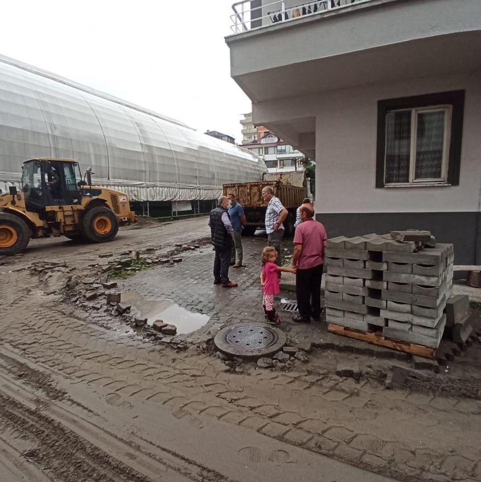 BAŞKANIMIZ YENİPAZAR MAHALLESİNDEKİ ÇALIŞMALARI İNCELEDİ