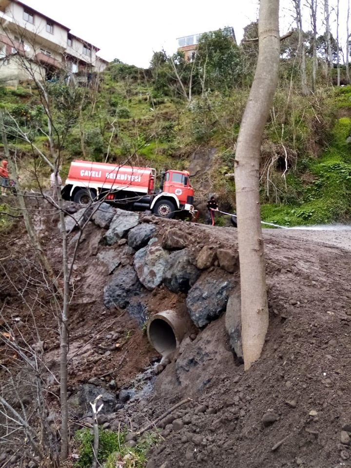 KÜÇÜKTAŞHANE MAHALLESİNDE YOL GENİŞLETME ÇALIŞMASI
