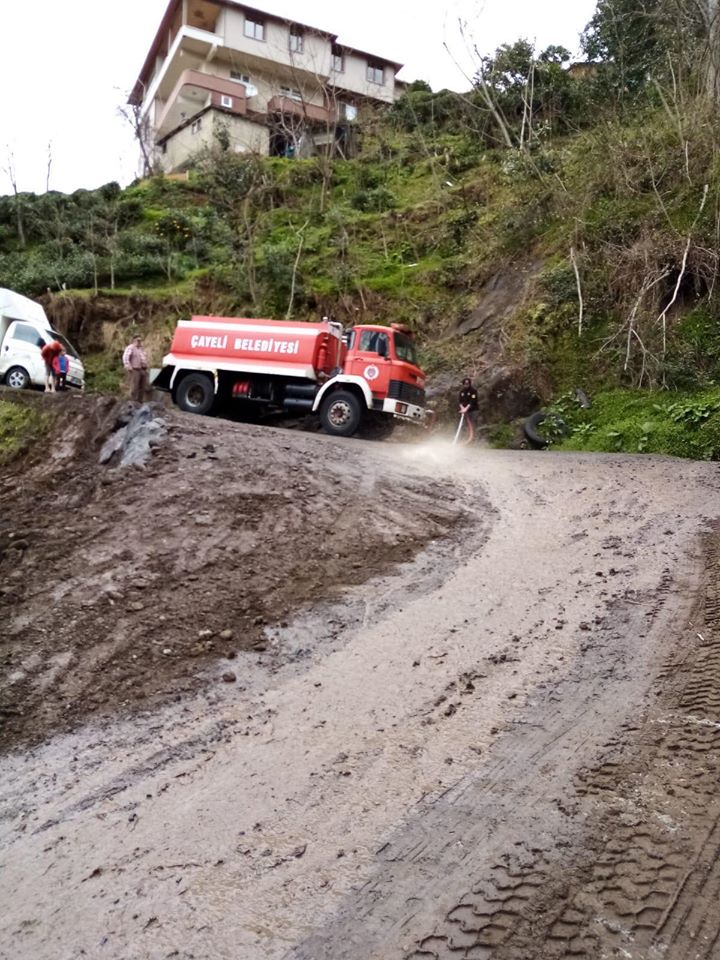 KÜÇÜKTAŞHANE MAHALLESİNDE YOL GENİŞLETME ÇALIŞMASI