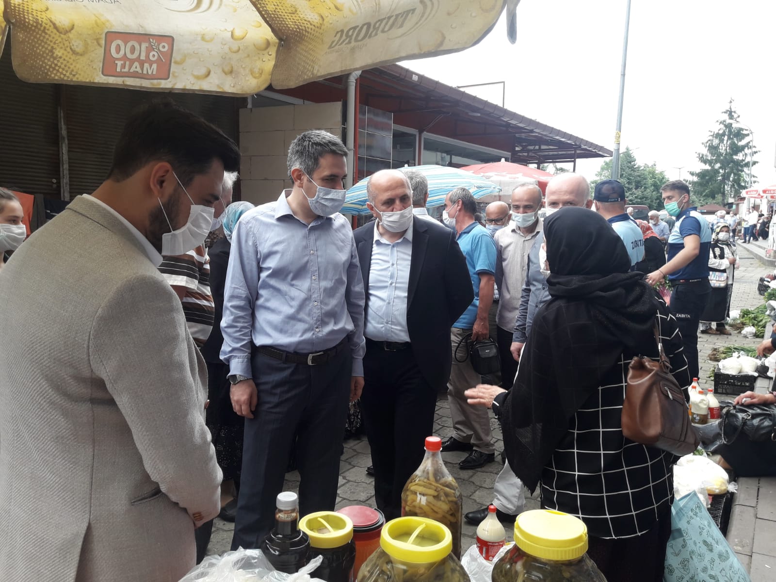 SEBZE-MEYVE PAZAR YERİNİ GEZDİLER