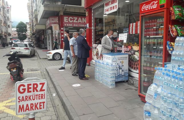 BAŞKANIMIZ AÇILIŞ SONRASI ESNAFI ZİYARET ETTİ