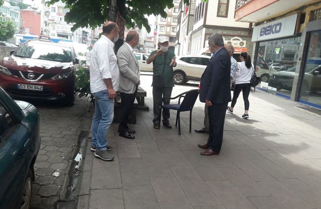 BAŞKANIMIZ AÇILIŞ SONRASI ESNAFI ZİYARET ETTİ