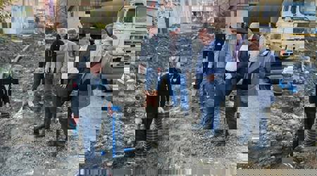 YAKA MAHALLESİNDE ÇEVRE DÜZENLEMESİNE BAŞLADIK