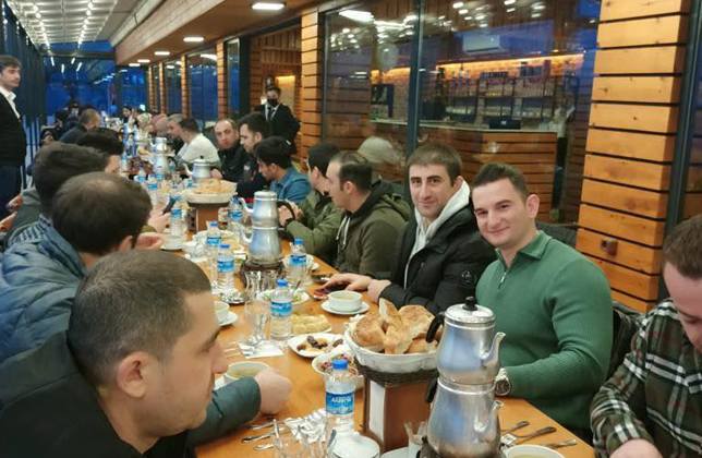POLİSLERİMİZ İLE BİRLİKTE İFTARIMIZI YAPTIK
