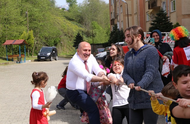 İYİ Kİ VARSIN EREN PARKININ AÇILIŞINI ÇOCUKLARIMIZLA BİRLİKTE GERÇEKLEŞTİRDİK