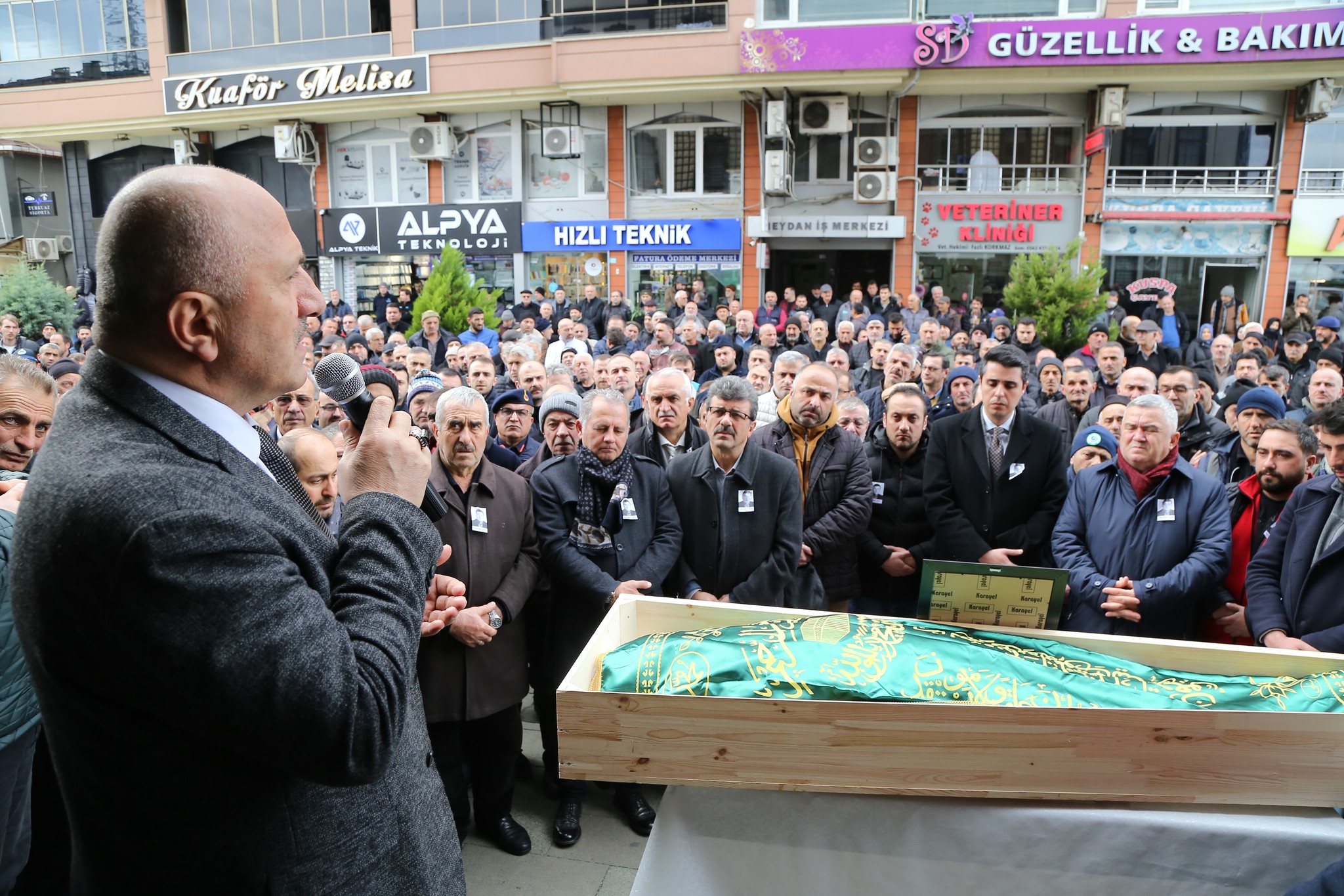 PERSONELİMİZ MEHMET SARI’YI GÖZ YAŞLARI ARASINDA SON YOLCULUĞUNA UĞURLADIK