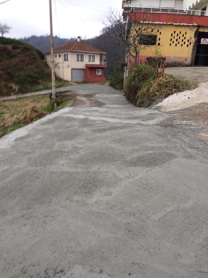 YOL BETONLAMA ÇALIŞMALARIMIZ DEVAM EDİYOR