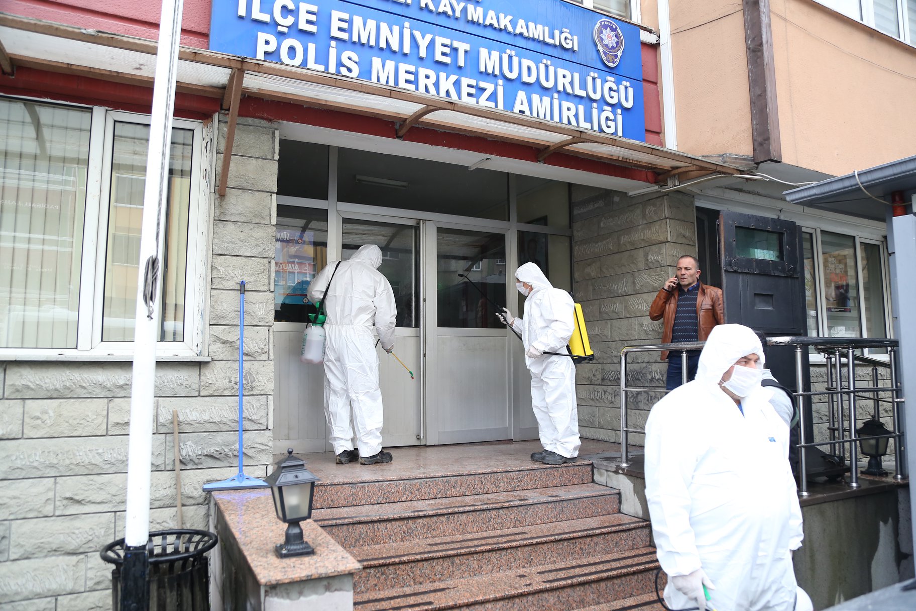 KAMU KURUM VE KURULUŞLARI DEZENFEKTE EDİLİYOR