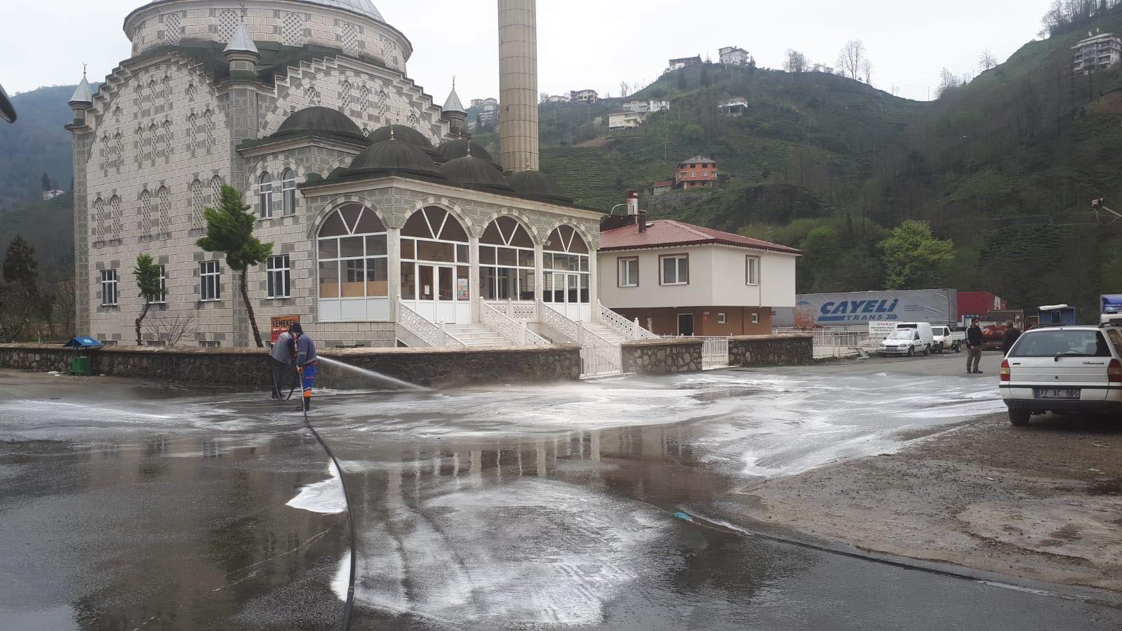 SANAYİ SİTESİNİ KÖPÜKLE YIKADIK