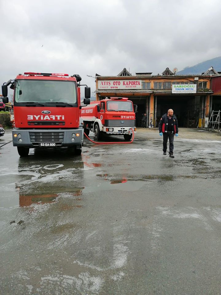 SANAYİ SİTESİNİ KÖPÜKLE YIKADIK
